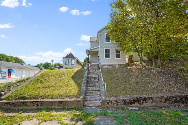 Building Photo - Quality 2 Bed 1.5 Bathrooms Home - Availab...
