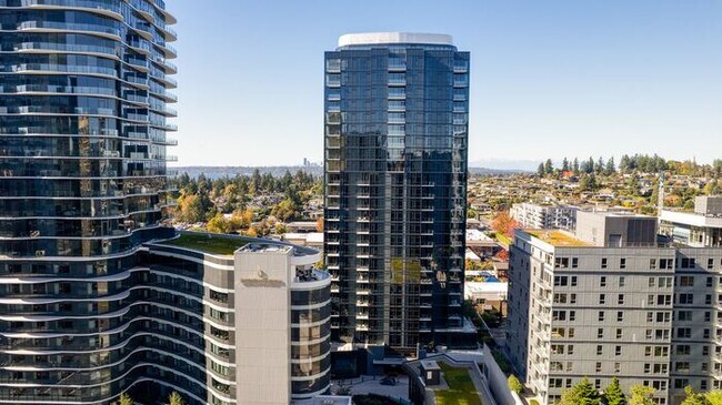 Building Photo - Luxury Executive Condo w/AC in the Heart o...