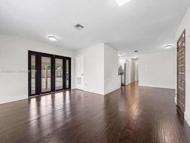 Building Photo - 16321 SW 96th Ave