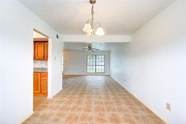 Building Photo - 5811 Mackmiller Dr