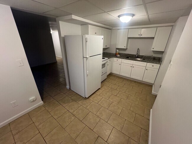 Building Photo - 190 S Allen St