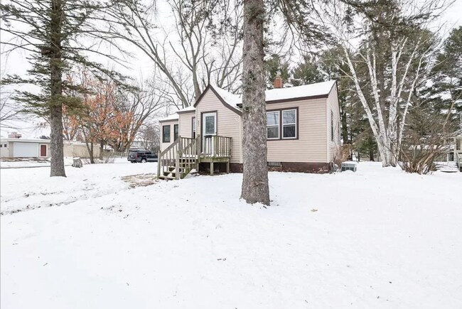 Building Photo - 801 Lake View Dr