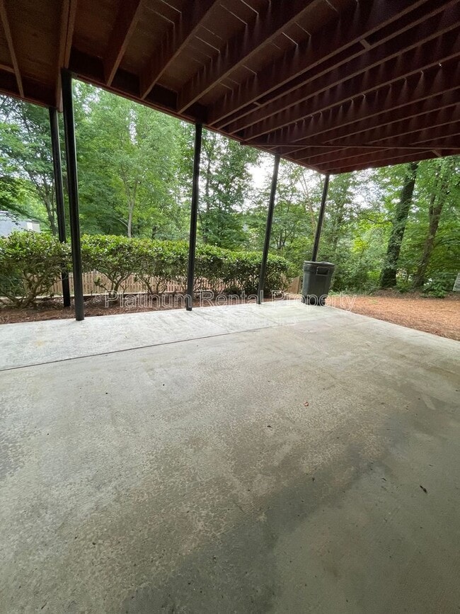 Building Photo - 870 Ingleside Dr