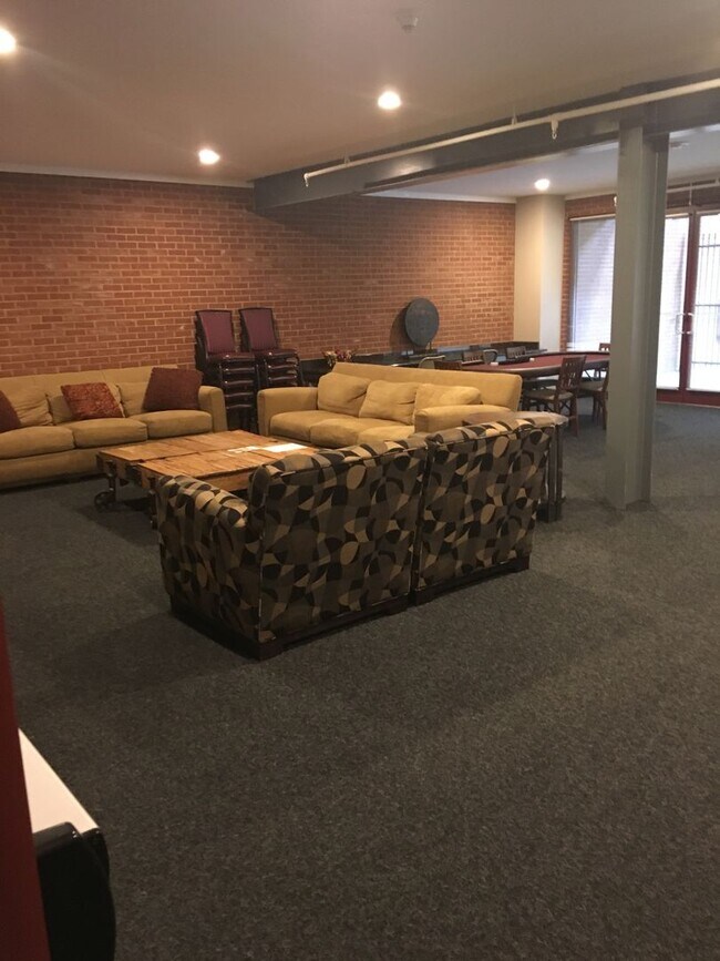 Building Photo - Lehigh Riverport 2 Bedroom Condo