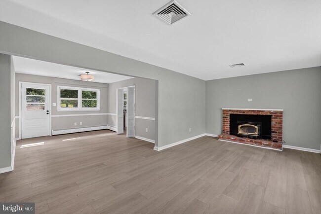 Building Photo - 6104 St John Dr