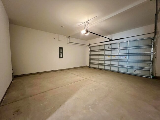 Building Photo - 4008 Flatiron Dr