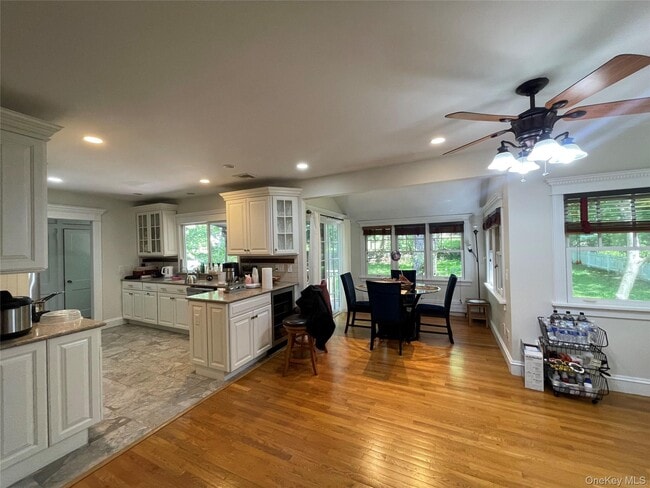 Building Photo - 38 Gedney Park Dr