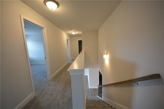 Building Photo - 1450 Sunny Vly Ln