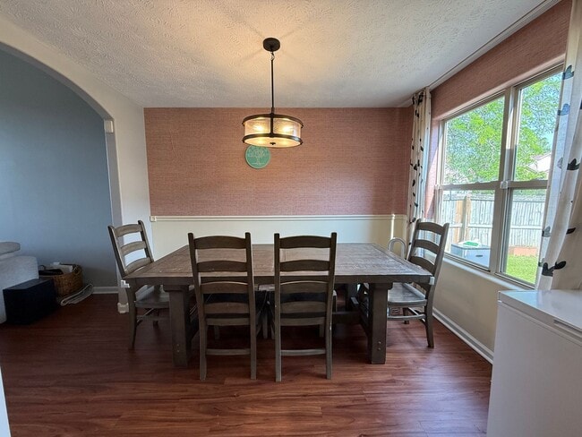 Building Photo - Experience Bright Living in This Stunning 4-Bedroom Home!