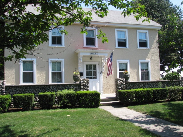 Primary Photo - 77 Purchase St