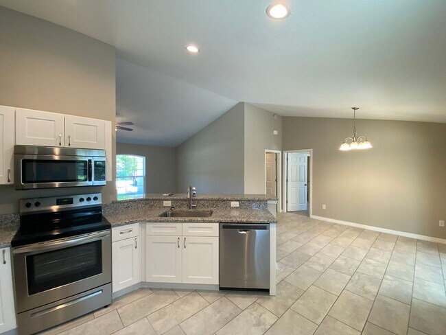 Building Photo - WILL NOT BE AVAILABLE TO SHOW TIL MID AUGU...