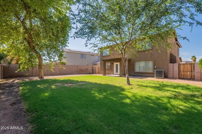 Building Photo - 15885 W Apache St