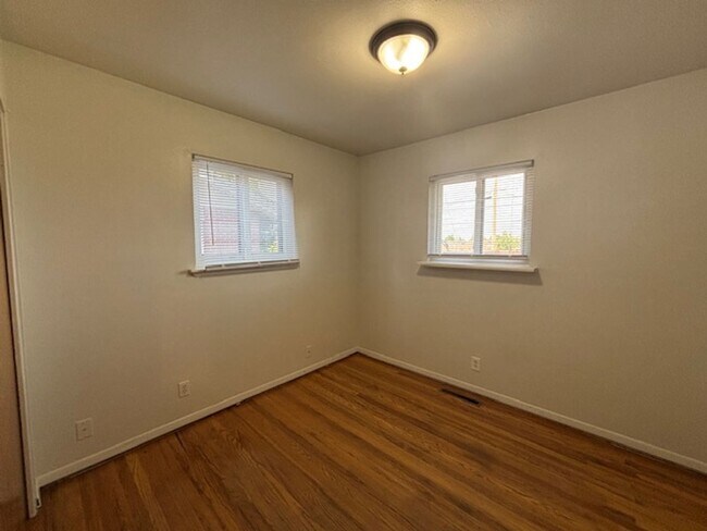 Building Photo - Very nice Family Home located in southern ...