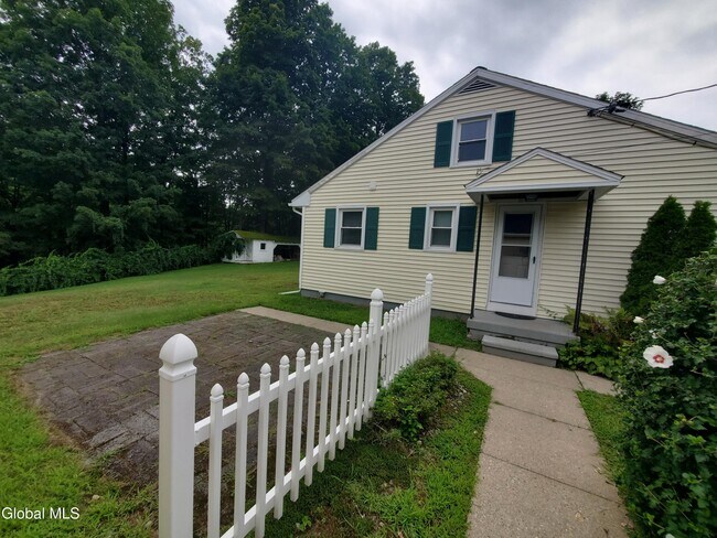 Building Photo - 45 Smith Bridge Rd