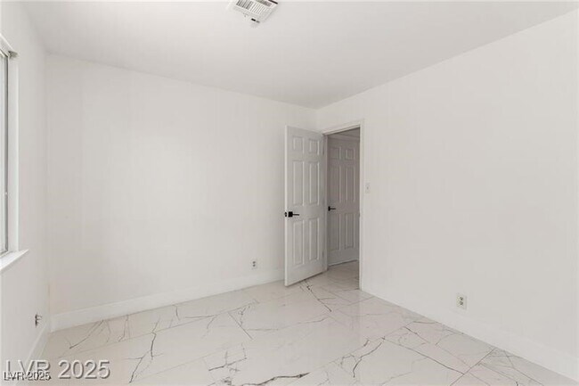 Building Photo - 3826 S Edmond St