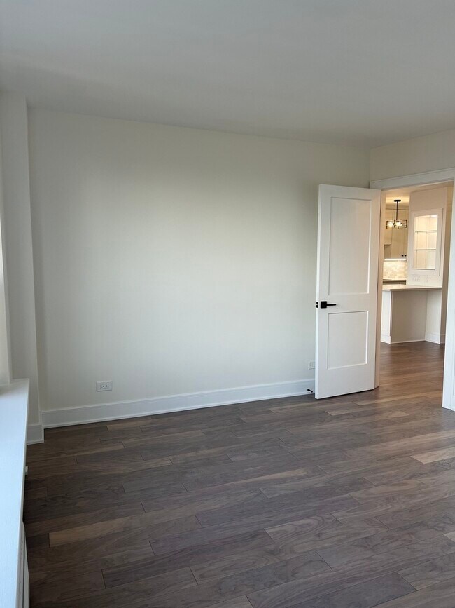 Building Photo - 1550 N Lake Shore Dr