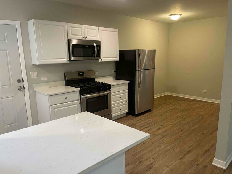 Primary Photo - 5200 W Parker Ave