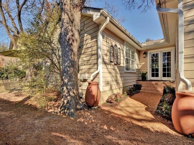 Building Photo - 2203 Sunny Slope Dr