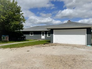 Building Photo - W210N11785 Hilltop Dr