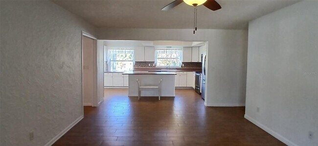 Building Photo - 4397 Harbor Hills Dr