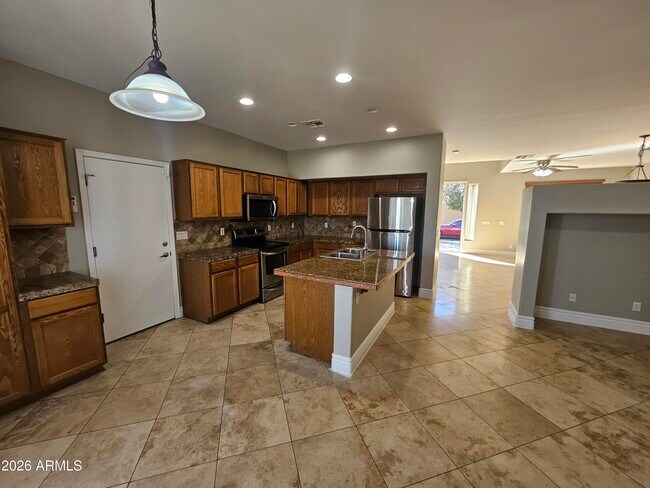 Building Photo - 3936 E Minton St