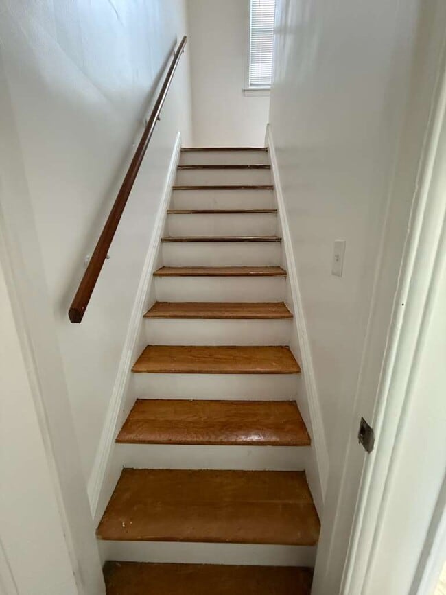 Building Photo - 14274 Kilbourne Ave