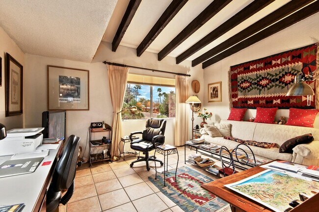 Building Photo - Spacious Midtown Condo