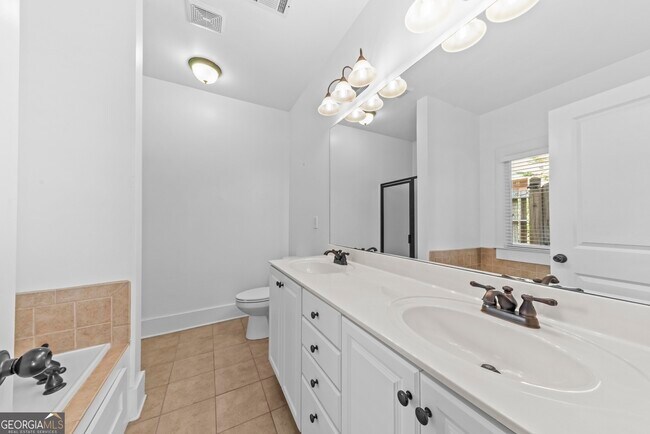 Building Photo - 135 Idlewilde Dr