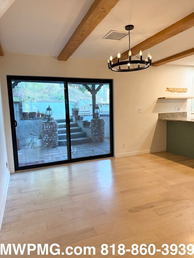 Building Photo - 4Bed 3Bath Woodland Hills home is an absol...