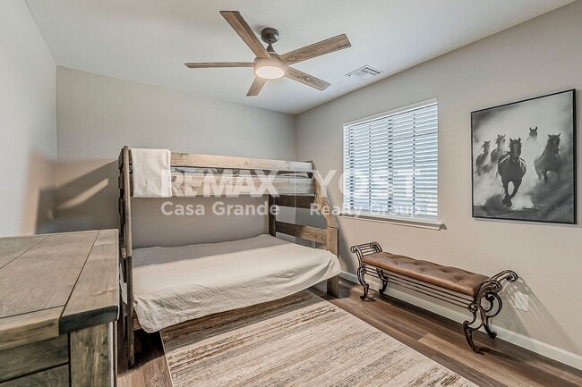 Building Photo - Furnished Home on 2.5 Acres – Your Escape Awaits!