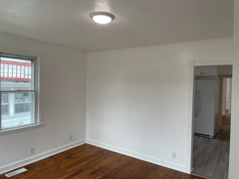 Building Photo - 1007 E Unaka Ave