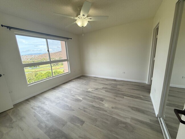 Building Photo - Country Club Village Building 5, 2-bedroom...