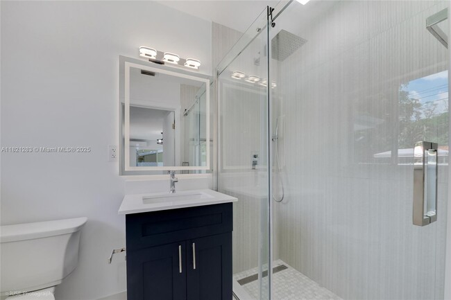 Building Photo - 6250 SW 62nd Pl