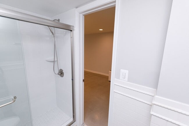 Building Photo - Prime Logan Circle Studio with In-Unit W/D!