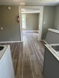 Building Photo - 1449 Maple Ave