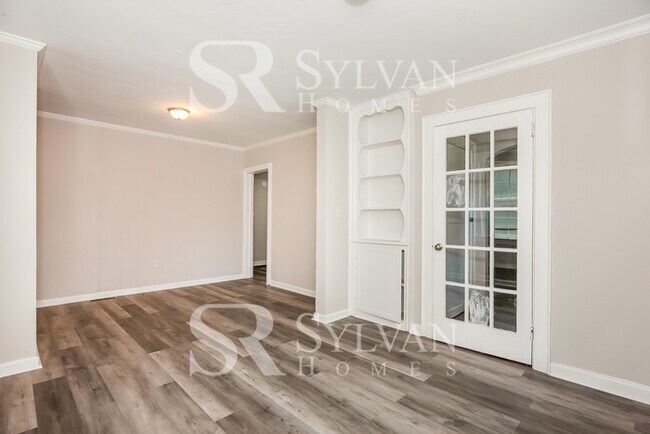 Building Photo - Enjoy living the good life in this 4 bedroom, 2 bathroom home