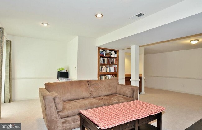 Building Photo - 7509 Mullingar Ct