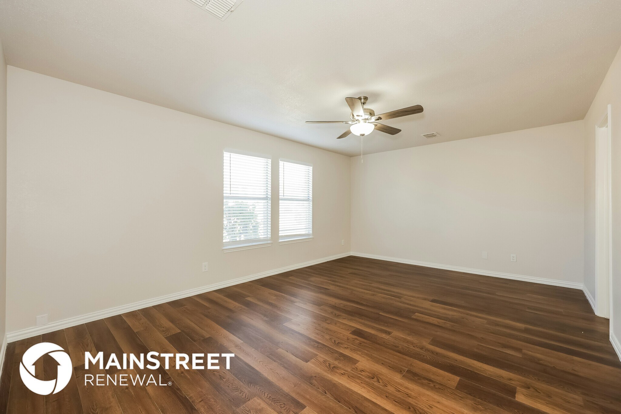 Building Photo - 664 Lowe Dr