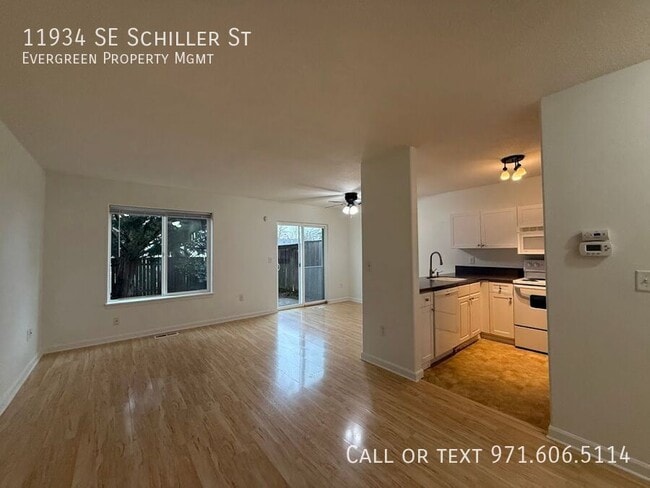 Building Photo - 11934 SE Schiller St