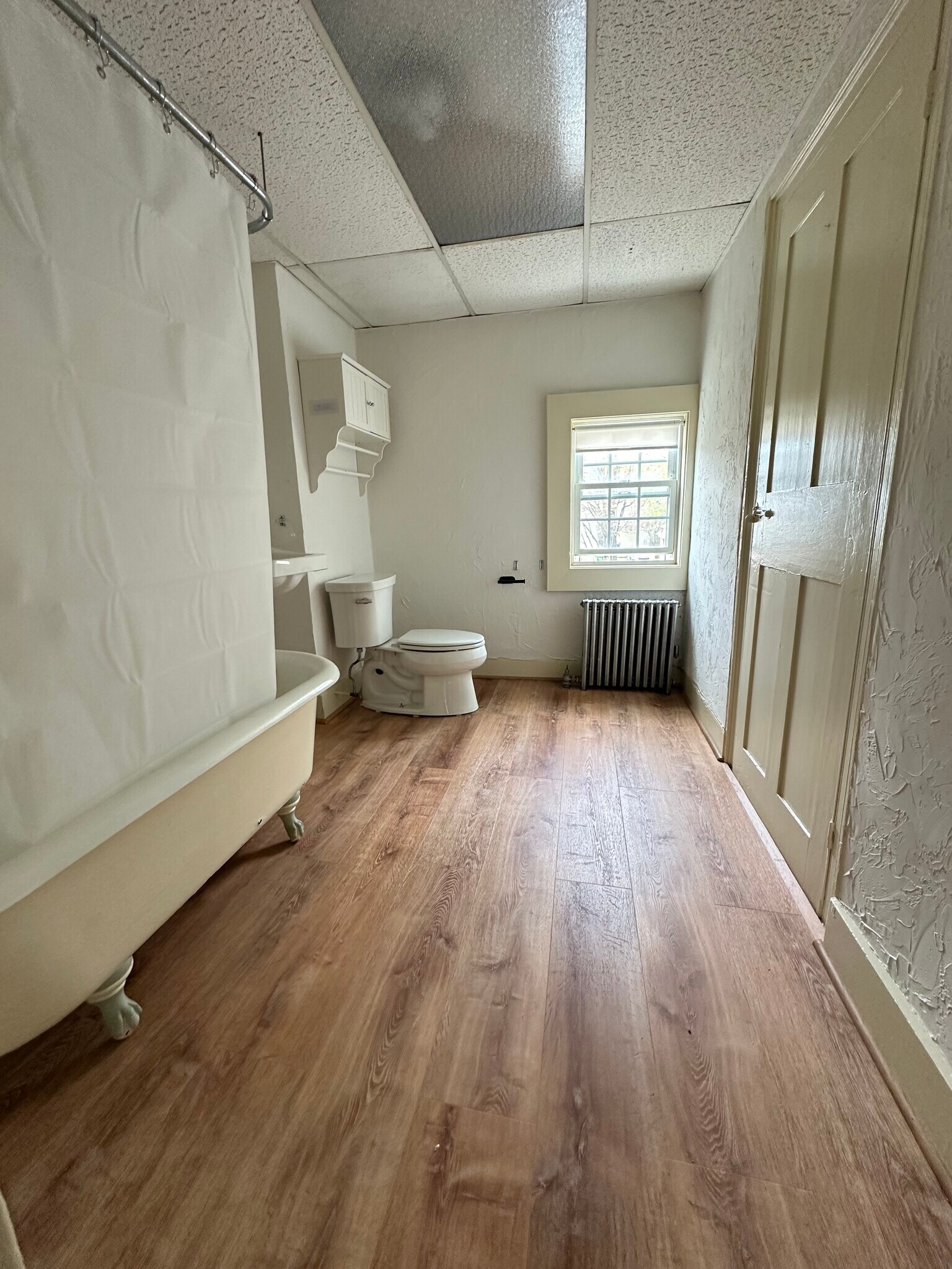 Bathroom view - 29B Broad St