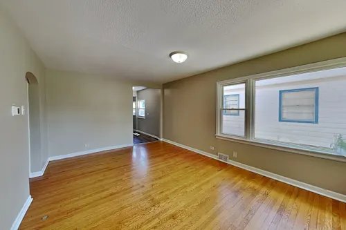 Building Photo - 321 S Yale Ave