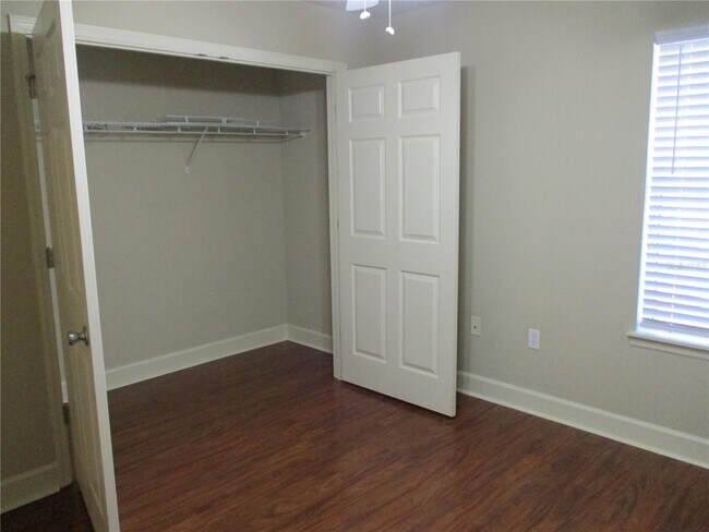 Building Photo - 2951 SW 35th Pl