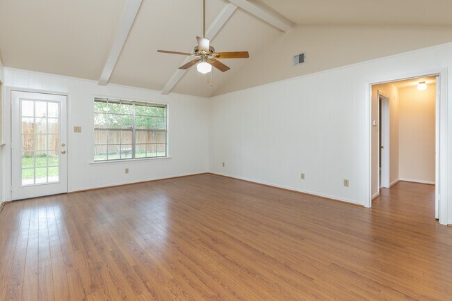 Building Photo - 2623 Longleaf Pines Ln