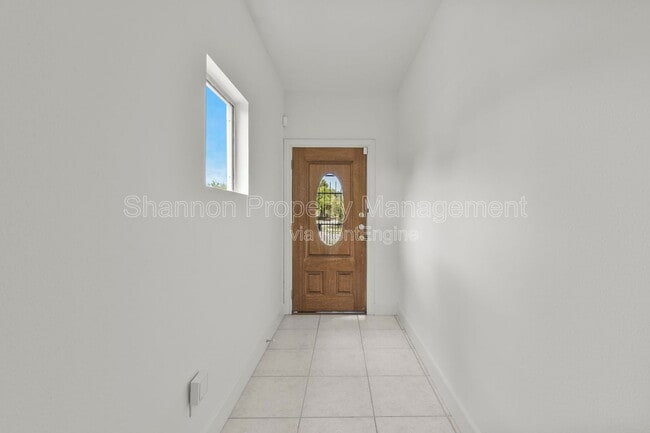 Building Photo - 5343 Kiam St