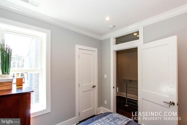 Building Photo - 32 N Street NW-