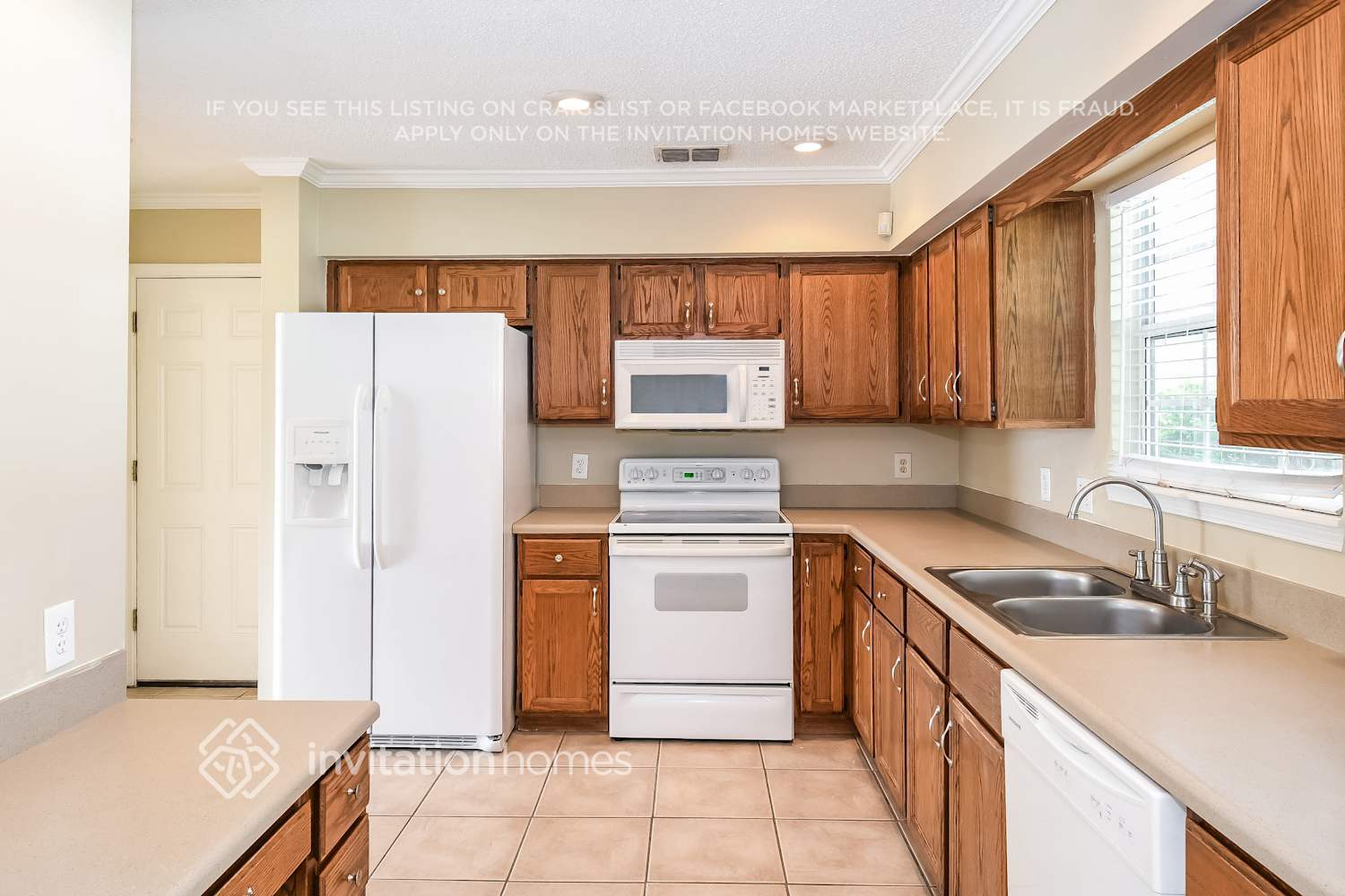 Building Photo - 9044 Camshire Dr