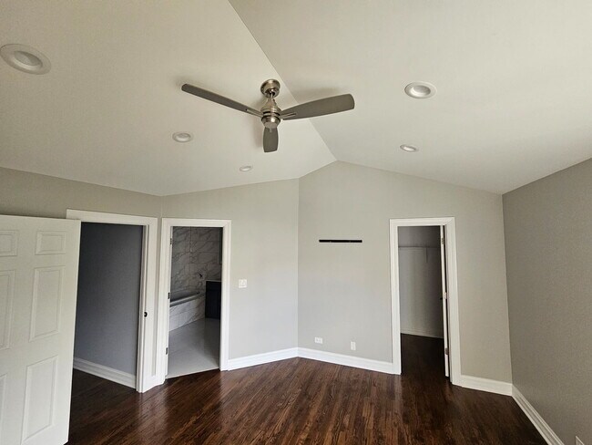 Building Photo - 1414 Hampshire Ct