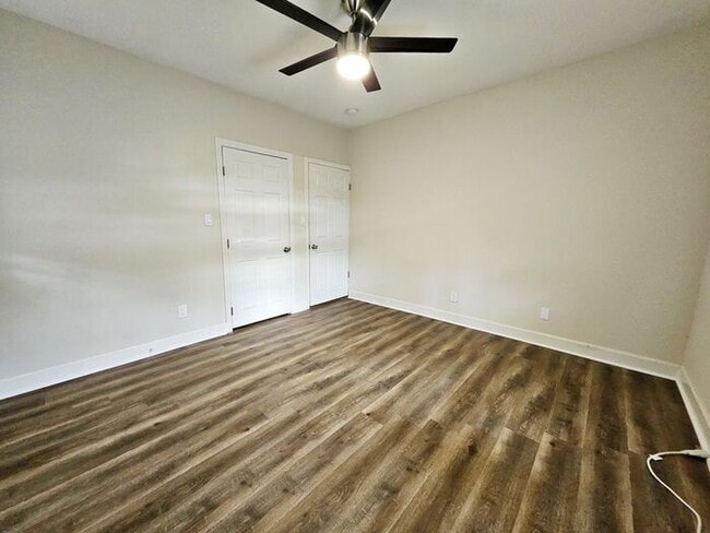 Building Photo - New Listing!