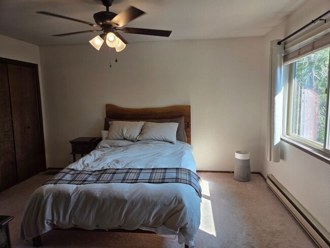 Building Photo - Spacious 3 Bedroom, 2 Bath Home with Bonus...