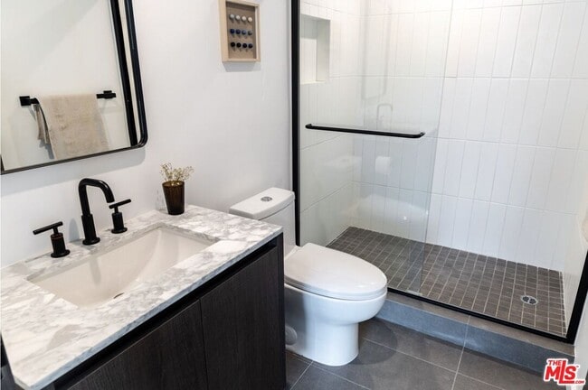 Building Photo - 843 Mariposa Ave